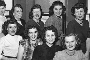 Audrey Salerno w/the girls at Peoria Journal/Star